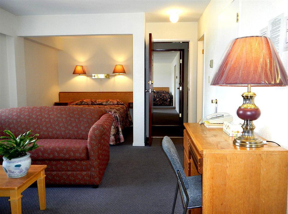 Mayfair Motel Victoria Buitenkant foto