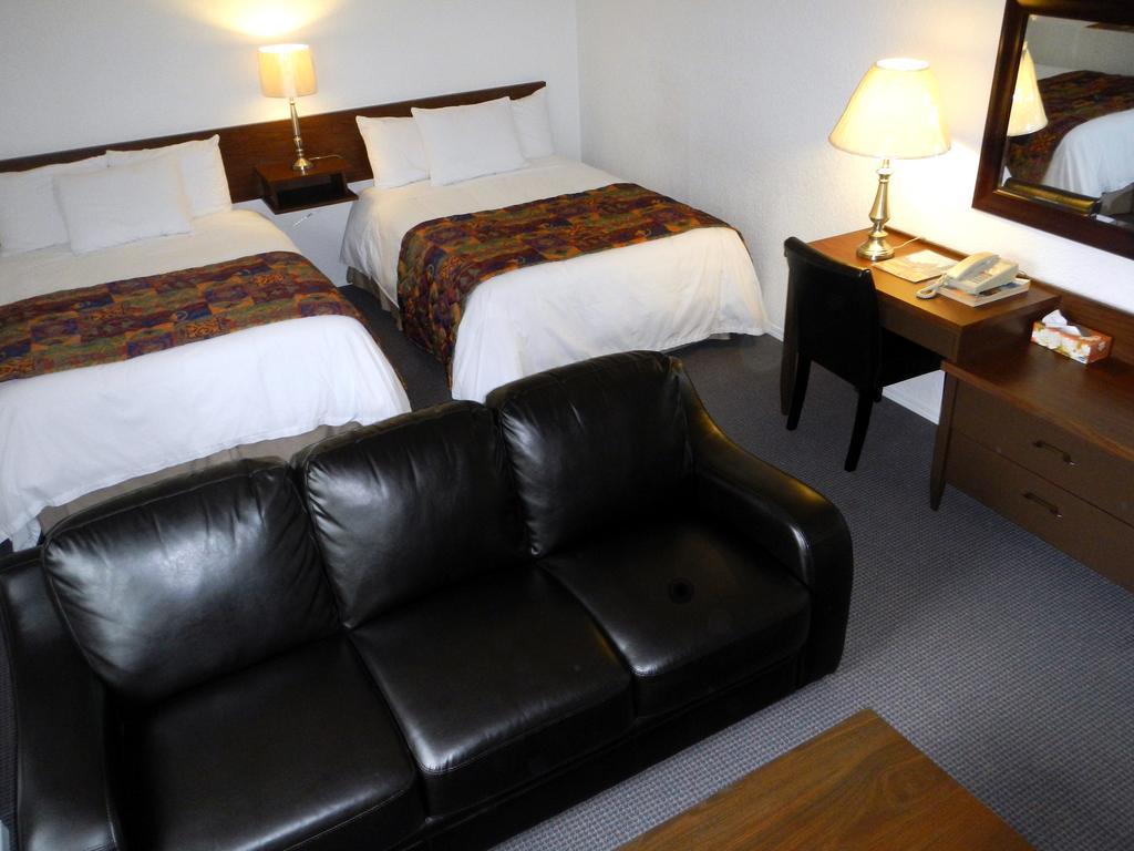 Mayfair Motel Victoria Buitenkant foto