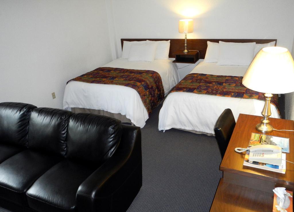 Mayfair Motel Victoria Buitenkant foto