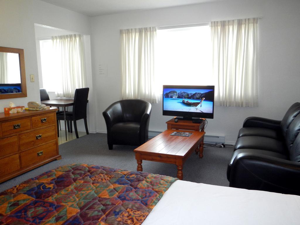 Mayfair Motel Victoria Buitenkant foto