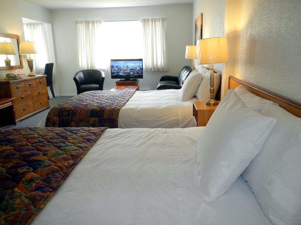 Mayfair Motel Victoria Buitenkant foto