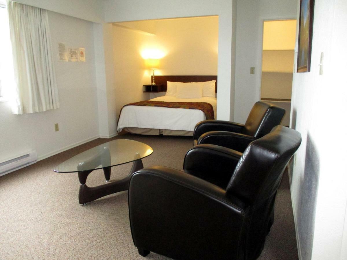 Mayfair Motel Victoria Buitenkant foto